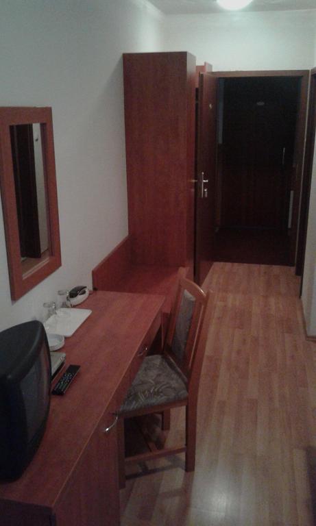 Pontis Hotel Biatorbagy Ruang foto